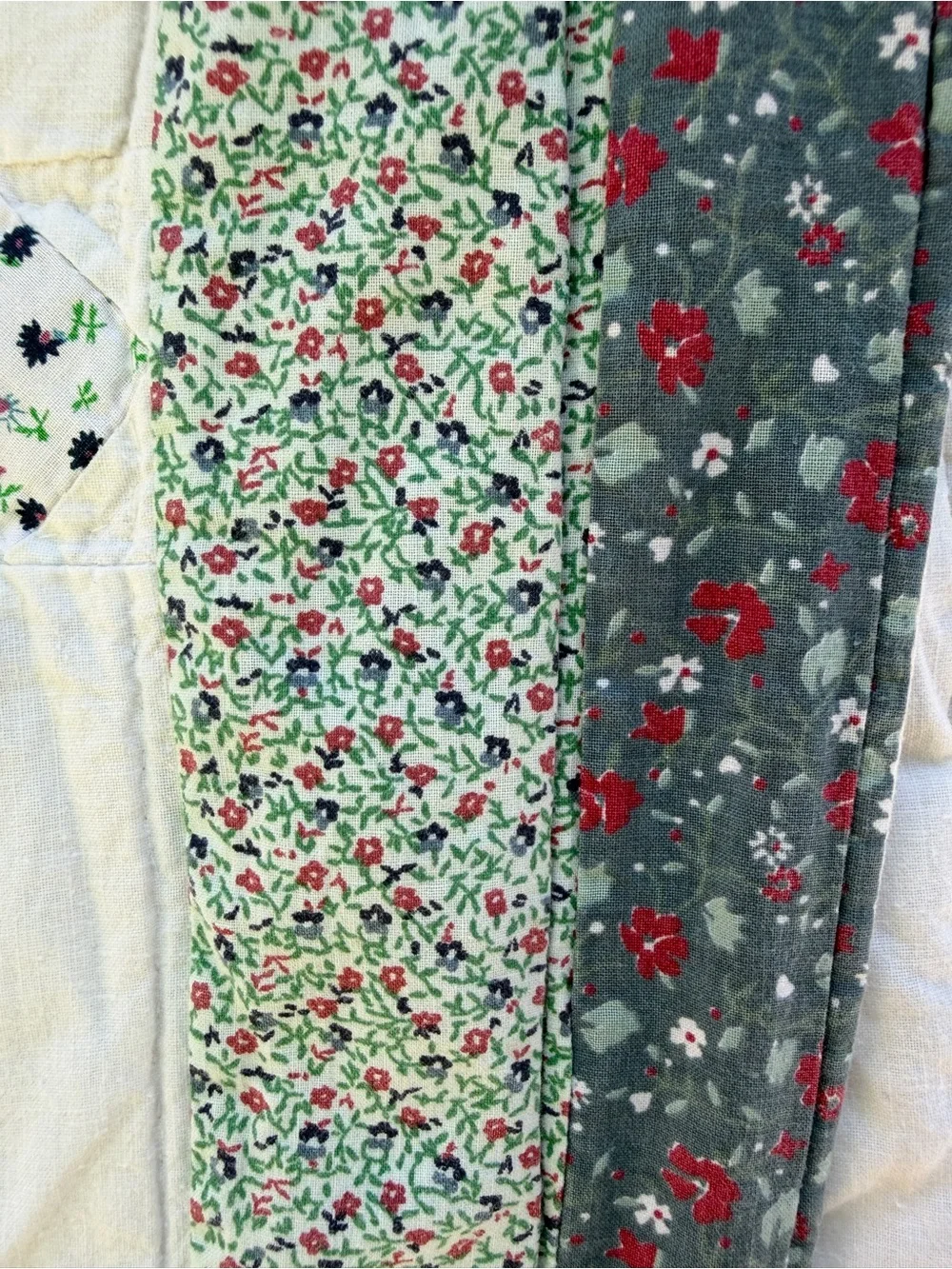 Vintage Handmade Umbrella Quilt 64X80 - Cottage Floral Patchwork Quilt